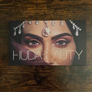 Huda Beauty Desert Dusk Eyeshadow Palette